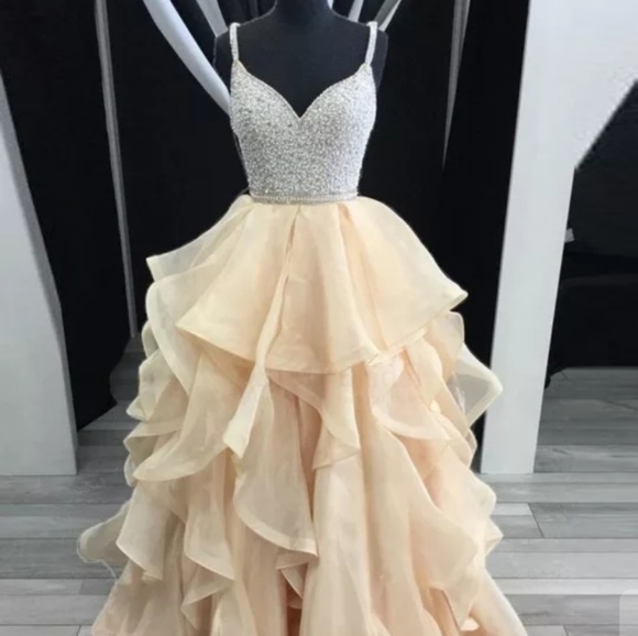 2019 Fashion V Neck Champagne - Picture 2 of 6